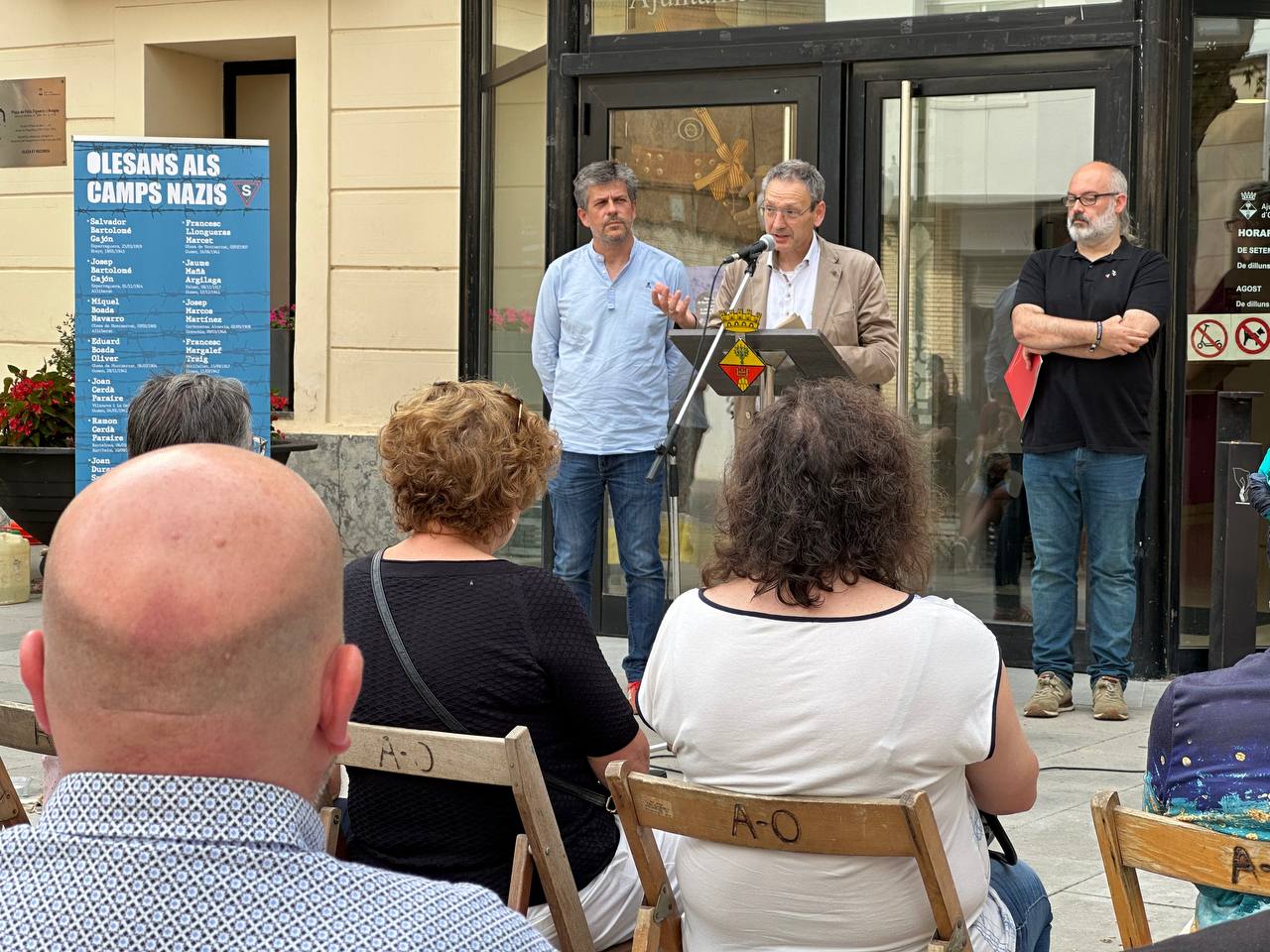 El Director del Memorial Democràtic, Jordi Font, en el seu parlament en l'acte de les tres noves llambordes Stolpersteine