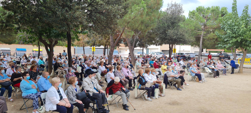 Unes 300 persones assistents al Dia Internacional de la Gent Gran